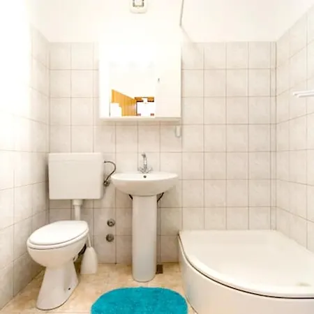 Modern In Zavala, 50 M² With Free Parking. Apartamento Zavala