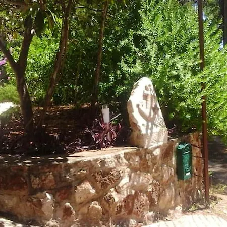 Modern In Zavala, 50 M² With Free Parking. Zavala